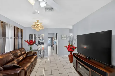 9113 SW 9th Terrace Miami FL 33174