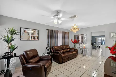 9113 SW 9th Terrace Miami FL 33174