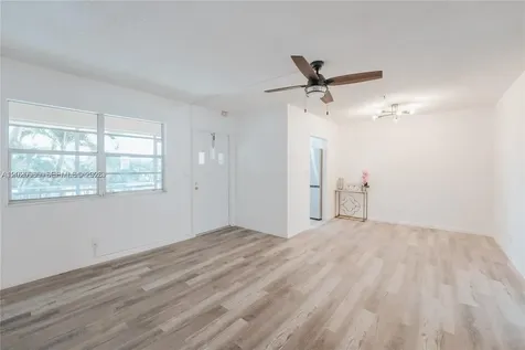 2041 NW 81st Avenue Pembroke Pines FL 33024