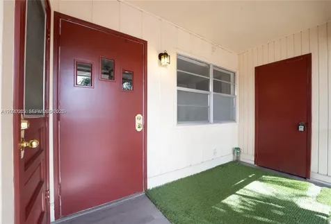 2041 NW 81st Avenue Pembroke Pines FL 33024