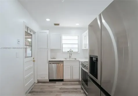 2041 NW 81st Avenue Pembroke Pines FL 33024