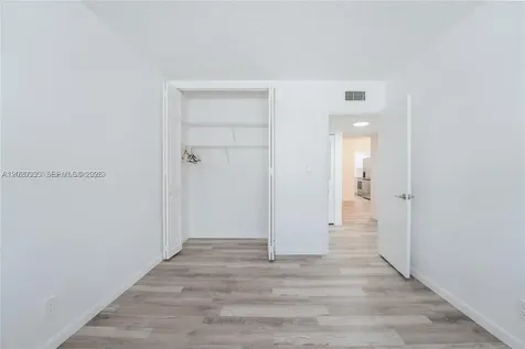 2041 NW 81st Avenue Pembroke Pines FL 33024