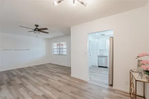 2041 NW 81st Avenue Pembroke Pines FL 33024