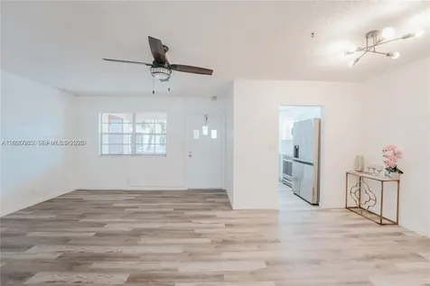 2041 NW 81st Avenue Pembroke Pines FL 33024