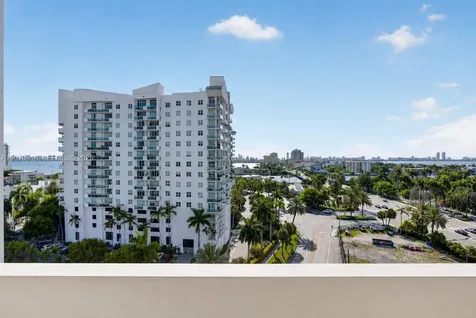 7904 West Drive North Bay Village FL 33141