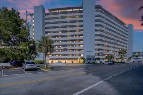 7904 West Drive North Bay Village FL 33141