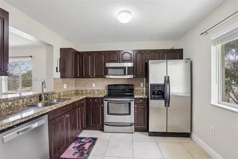 6235 SW 47th Manor Davie FL 33314