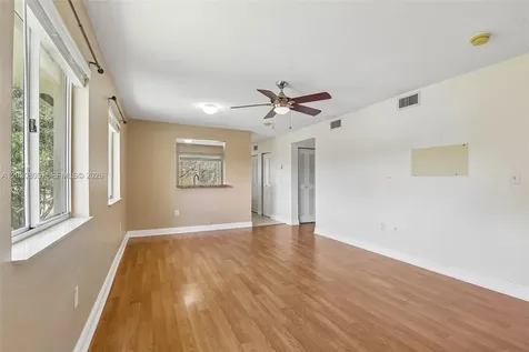 6235 SW 47th Manor Davie FL 33314