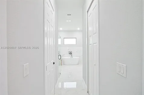836 NE 6th Place Cape Coral FL 33909