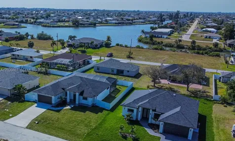 836 NE 6th Place Cape Coral FL 33909