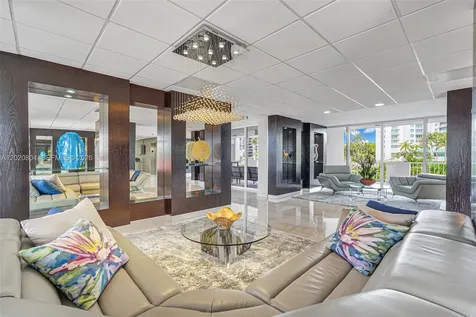 2800 E Sunrise Boulevard Fort Lauderdale FL 33304