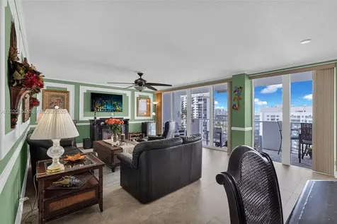 2800 E Sunrise Boulevard Fort Lauderdale FL 33304