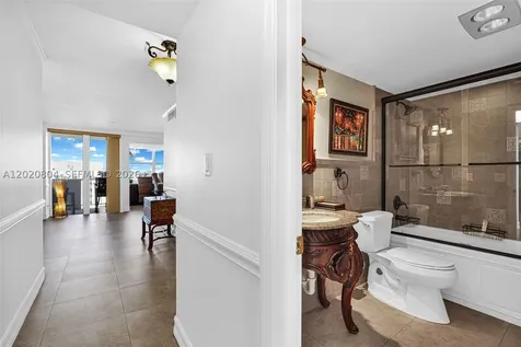2800 E Sunrise Boulevard Fort Lauderdale FL 33304