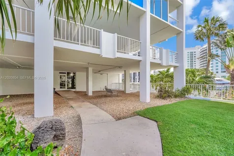 2800 E Sunrise Boulevard Fort Lauderdale FL 33304