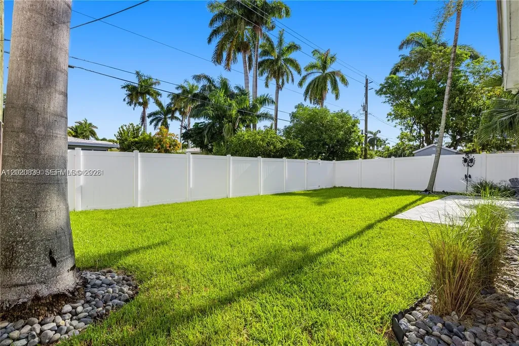 1239 Washington Street Hollywood FL 33019