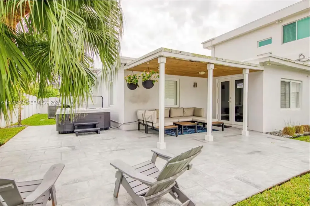 1239 Washington Street Hollywood FL 33019