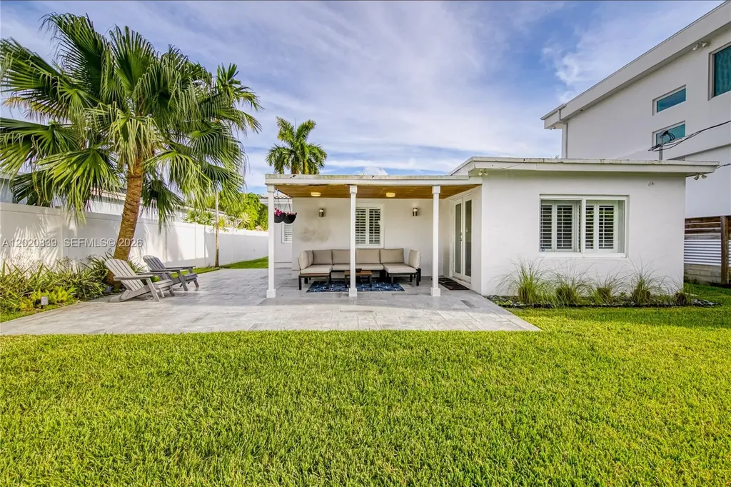1239 Washington Street Hollywood FL 33019