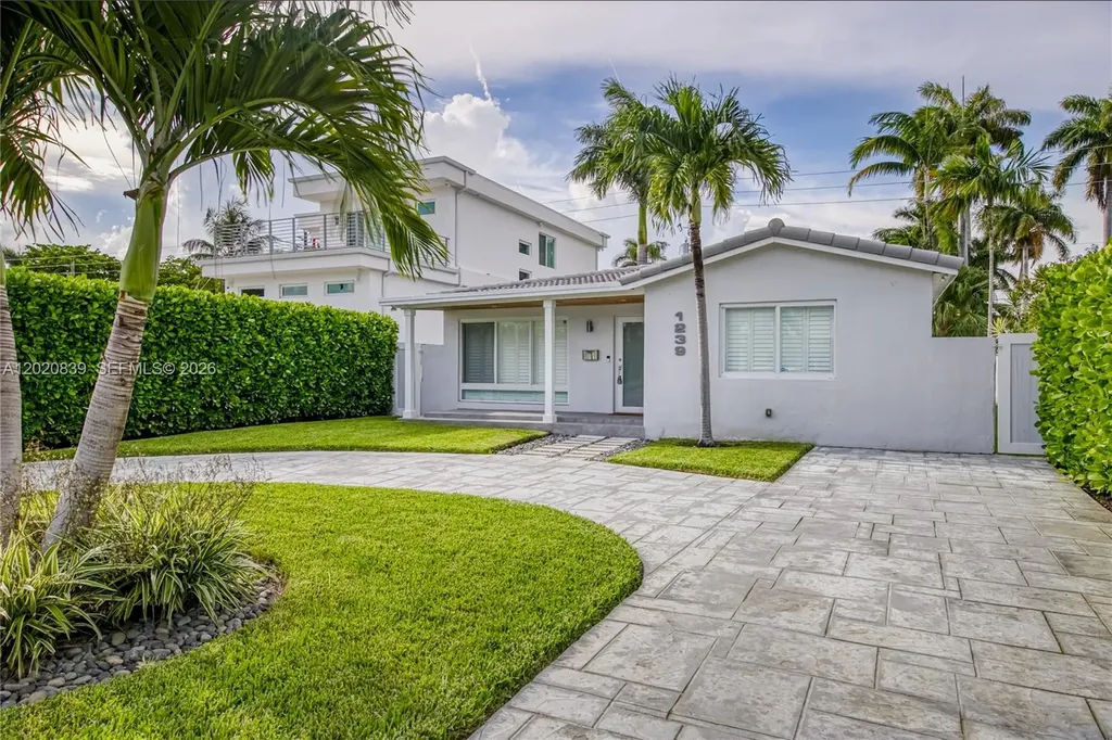 1239 Washington Street Hollywood FL 33019