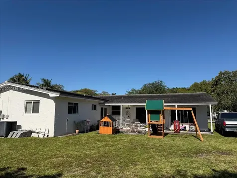 13425 NW 2nd Avenue Miami FL 33168
