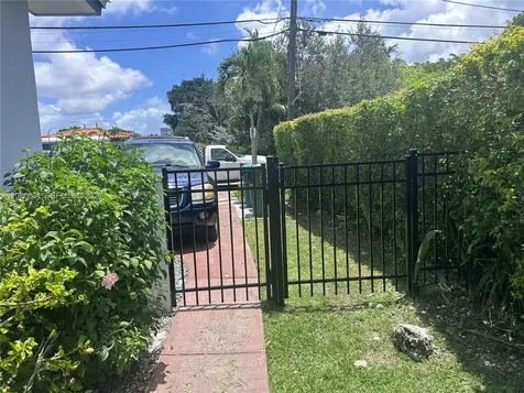 2806 SW 35th Avenue Miami FL 33133