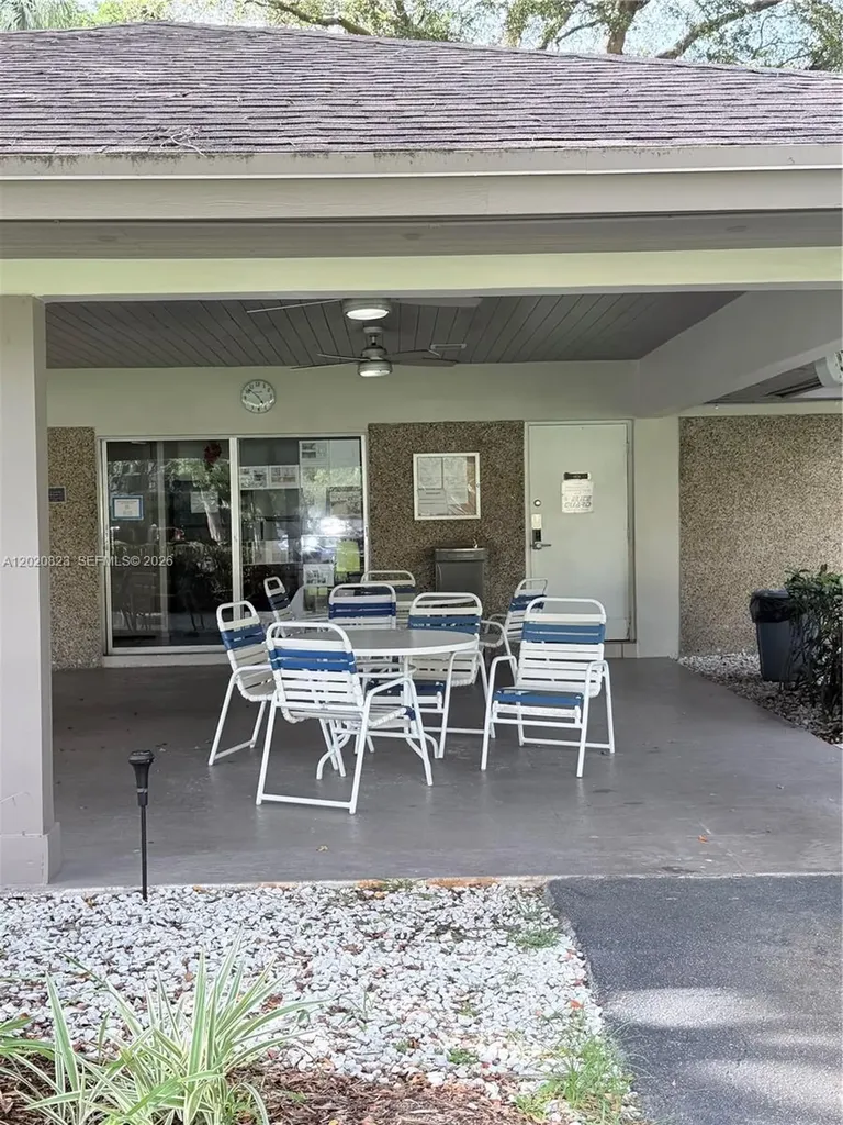 605 Oaks Drive Pompano Beach FL 33069