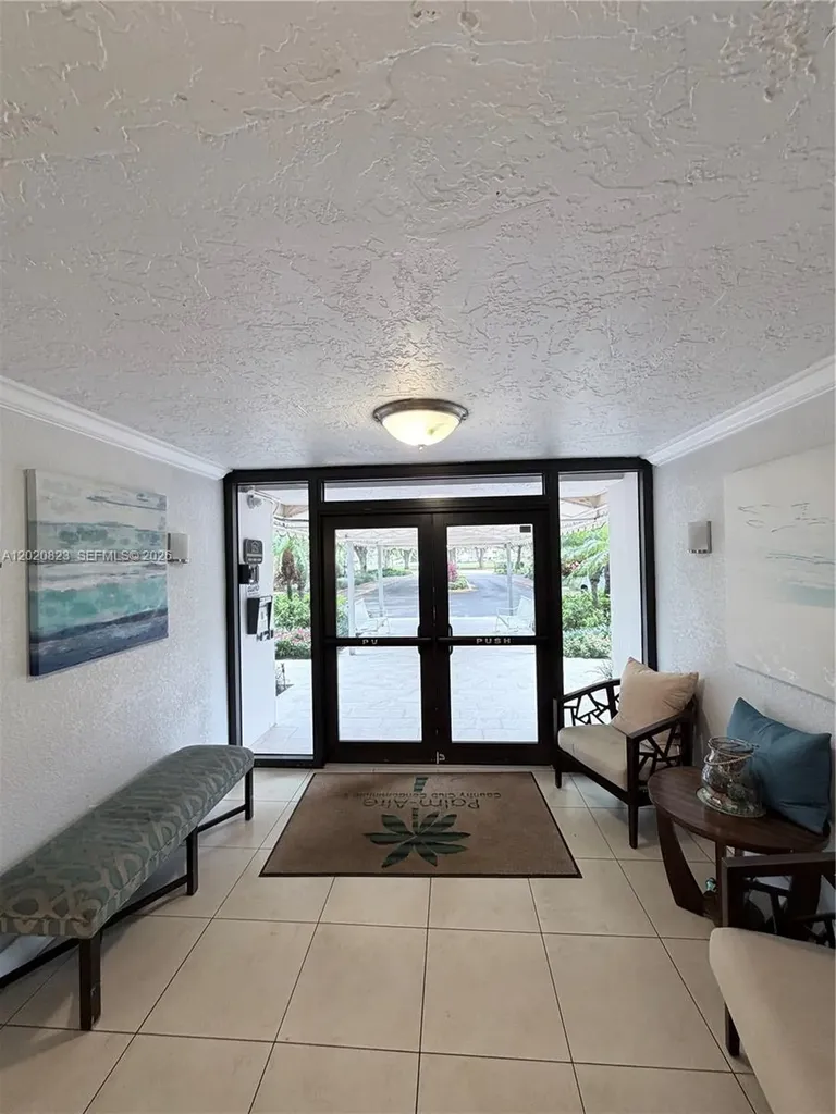 605 Oaks Drive Pompano Beach FL 33069