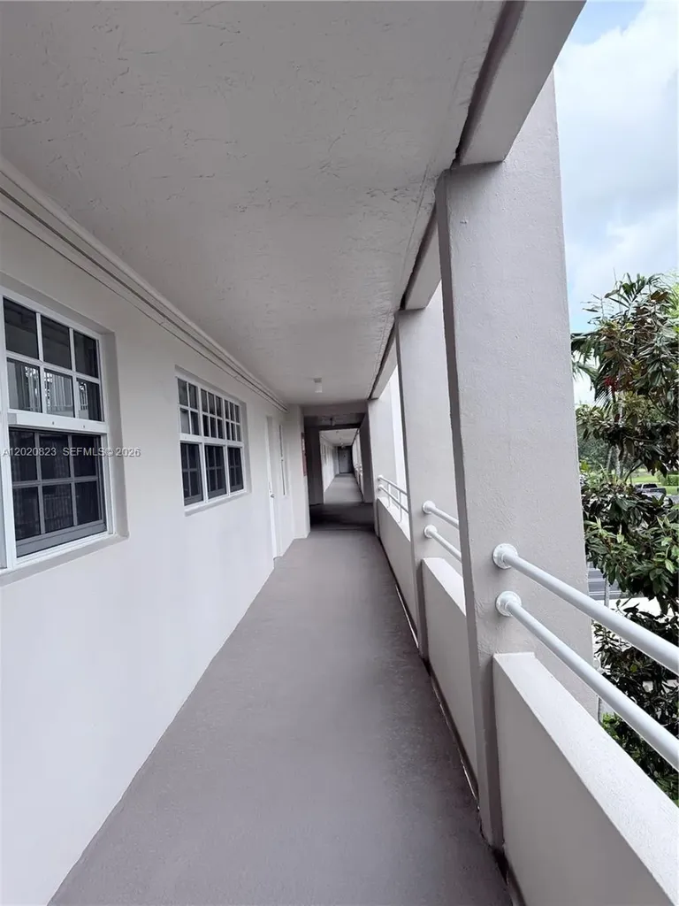 605 Oaks Drive Pompano Beach FL 33069