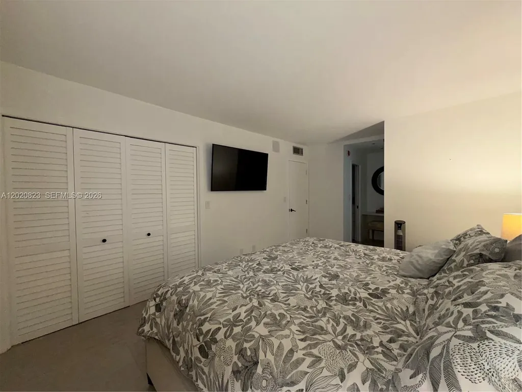605 Oaks Drive Pompano Beach FL 33069