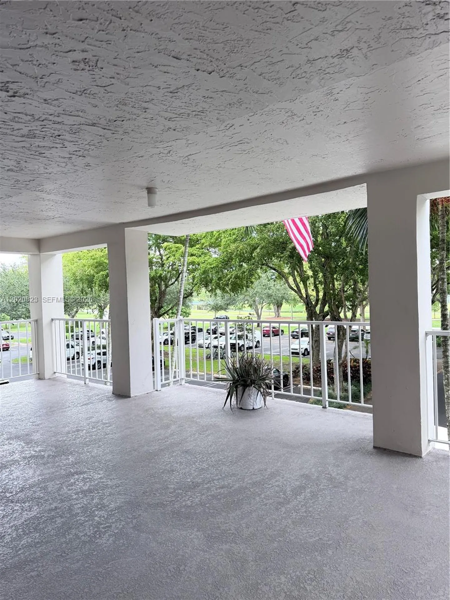 605 Oaks Drive Pompano Beach FL 33069