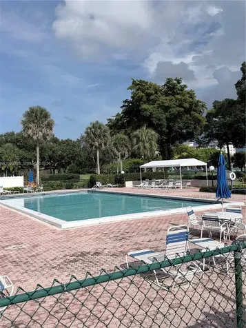 605 Oaks Drive Pompano Beach FL 33069