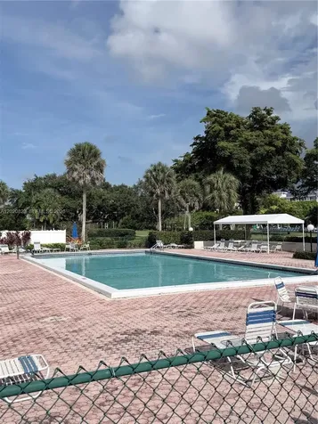 605 Oaks Drive Pompano Beach FL 33069