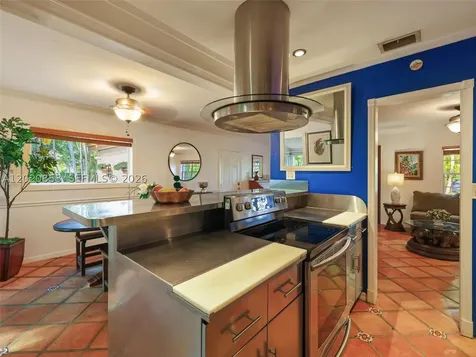 5644 SW 69th Avenue Miami FL 33143
