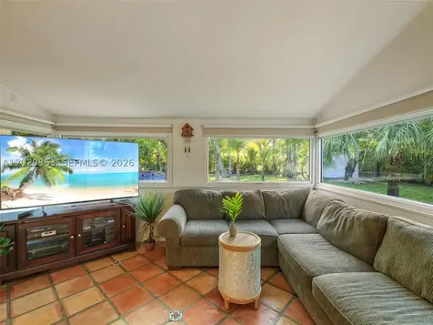 5644 SW 69th Avenue Miami FL 33143