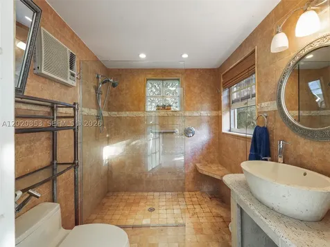5644 SW 69th Avenue Miami FL 33143