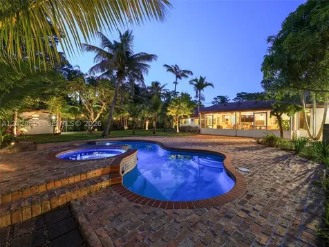 5644 SW 69th Avenue Miami FL 33143