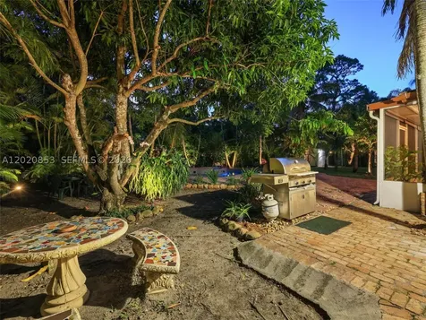 5644 SW 69th Avenue Miami FL 33143