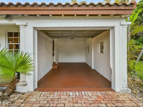 5644 SW 69th Avenue Miami FL 33143