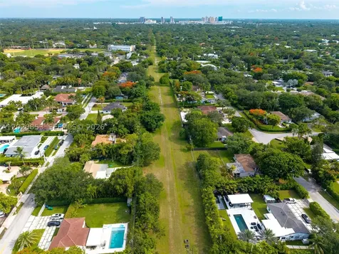 5644 SW 69th Avenue Miami FL 33143