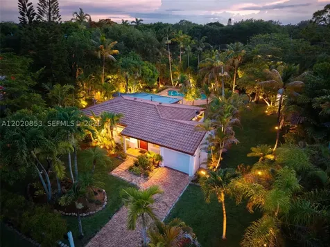 5644 SW 69th Avenue Miami FL 33143