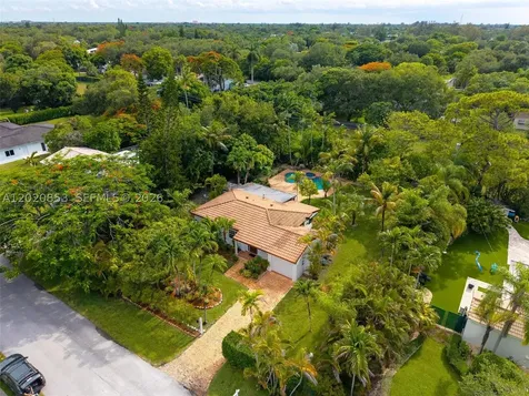 5644 SW 69th Avenue Miami FL 33143