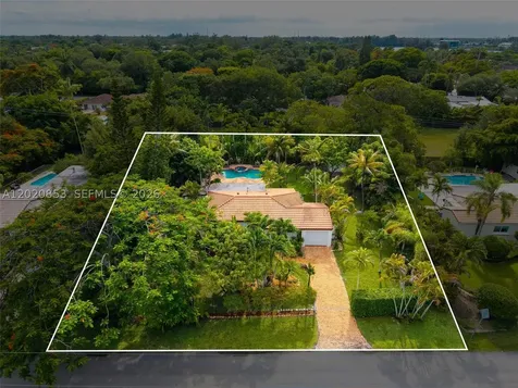 5644 SW 69th Avenue Miami FL 33143