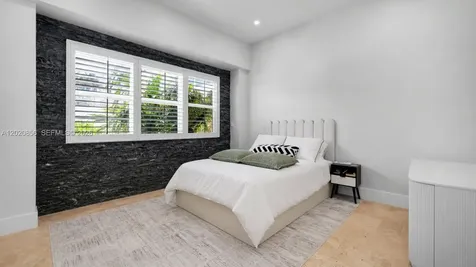6917 Collins Avenue Miami Beach FL 33141