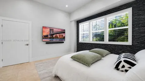6917 Collins Avenue Miami Beach FL 33141
