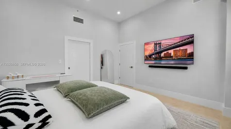 6917 Collins Avenue Miami Beach FL 33141