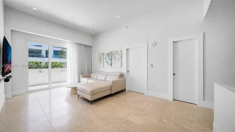 6917 Collins Avenue Miami Beach FL 33141