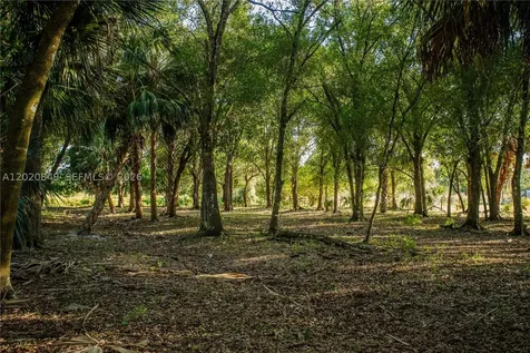 3880 Packinghouse Road Other City - In The State Of Florida FL 33920
