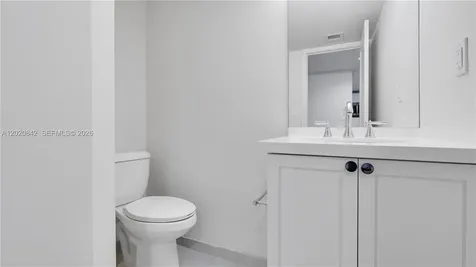 555 NE 34th Street Miami FL 33137