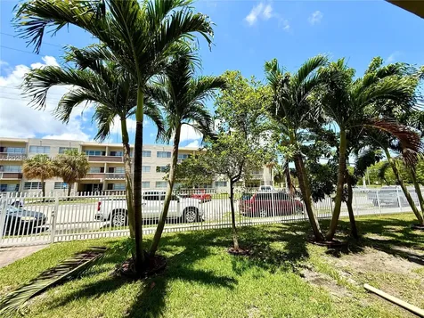 1460 NE 169th Street North Miami Beach FL 33162