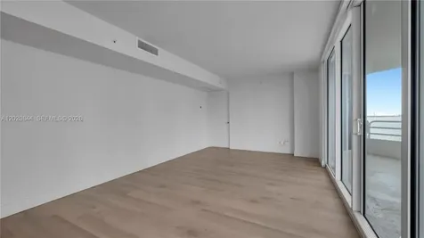 555 NE 34th Street Miami FL 33137