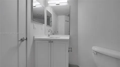 555 NE 34th Street Miami FL 33137